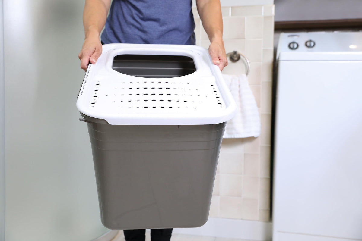 Enclosed Cat Litter Box with Hinged Lid B997