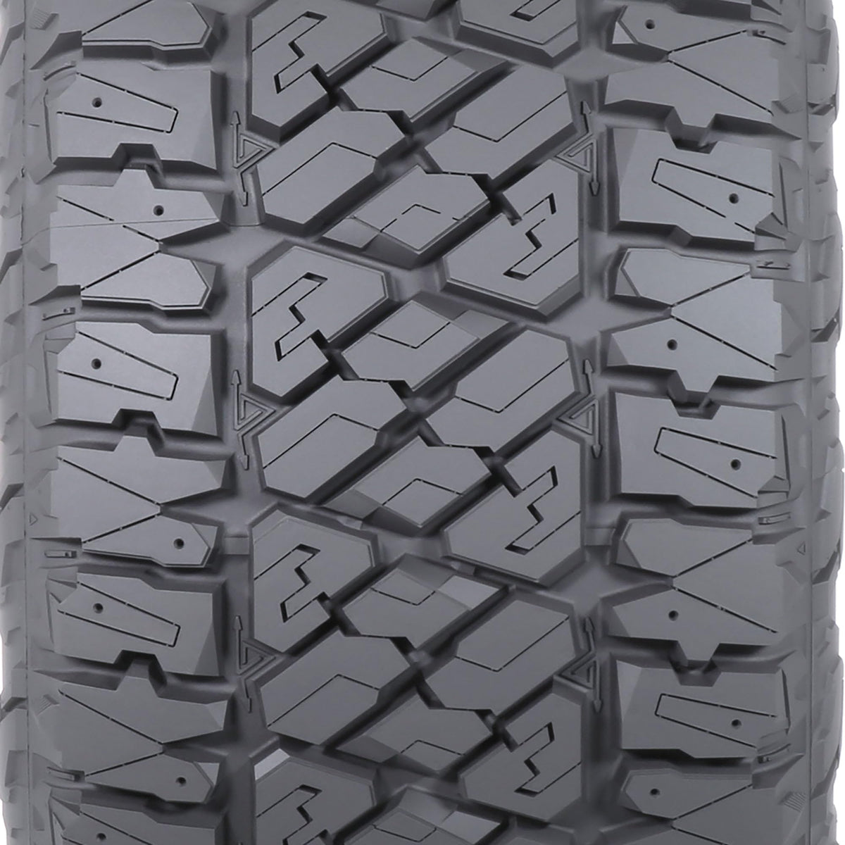 275/55R20XL 117T Light Truck & SUV Tire X7321